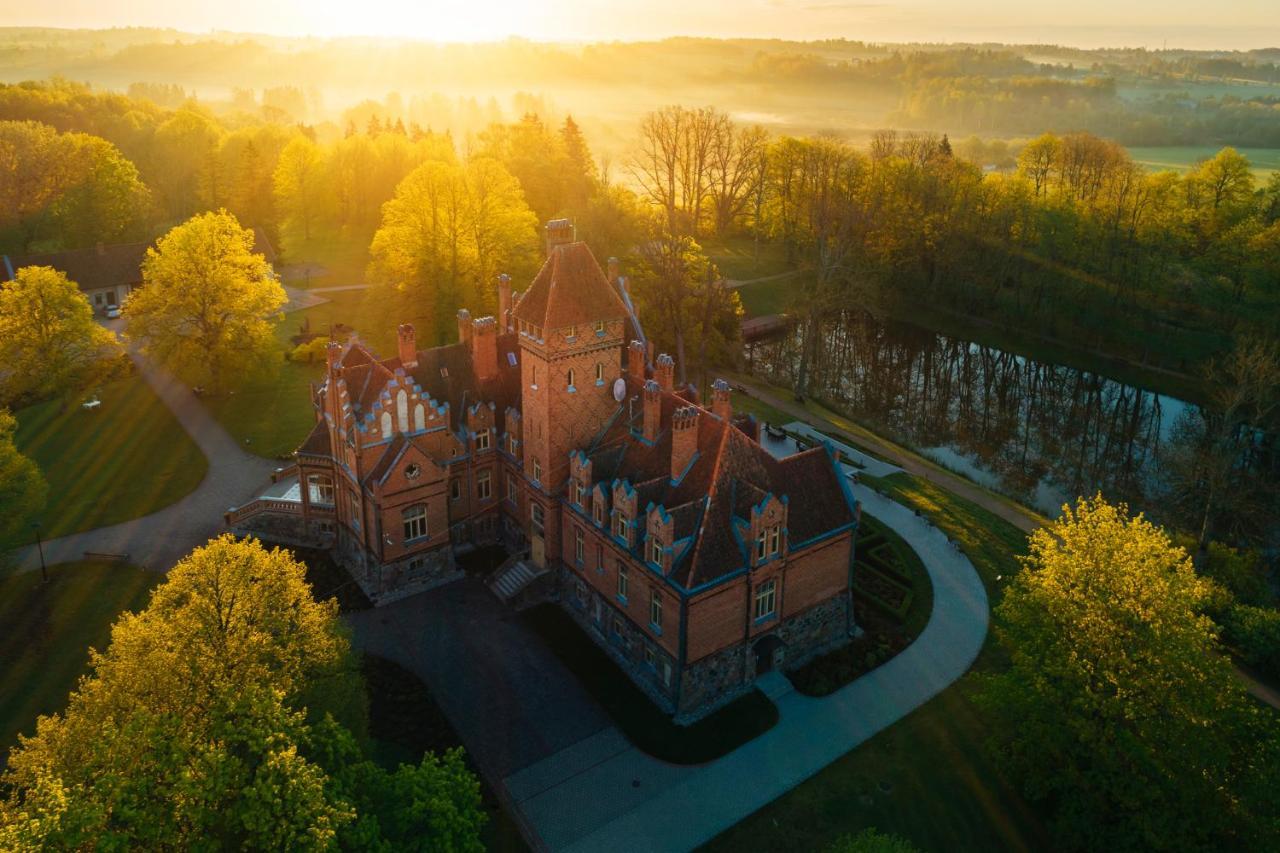 Jaunmoku Palace Complex Hotel Туме Экстерьер фото