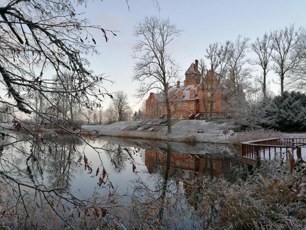 Jaunmoku Palace Complex Hotel Туме Экстерьер фото